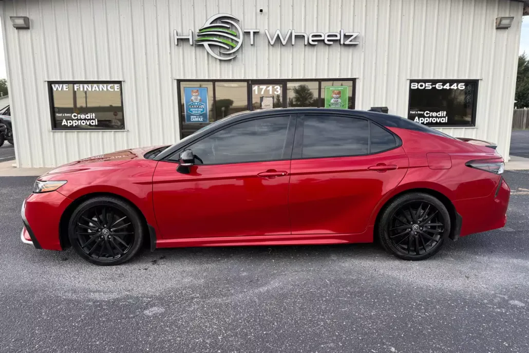 2022 Toyota Camry Hybrid XSE photo 1