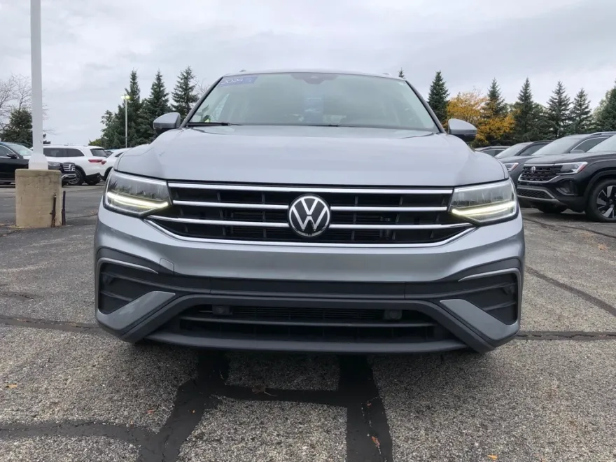 2024 Volkswagen Tiguan SE Wolfsburg Edition photo 1