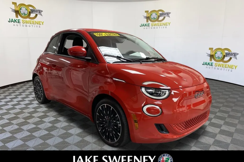 2024 Fiat 500e Red photo 1