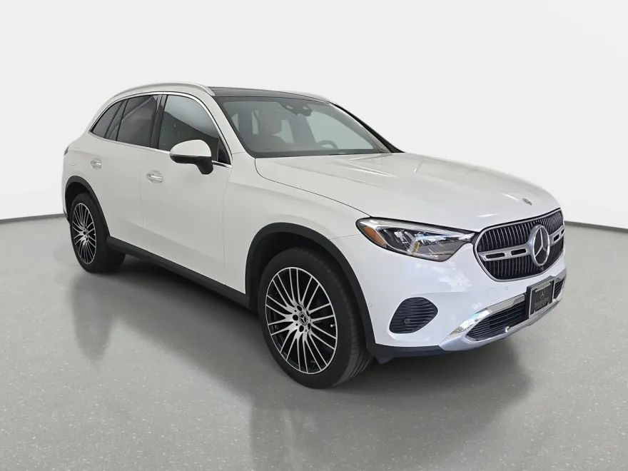 2023 Mercedes Benz GLC 300 photo 1