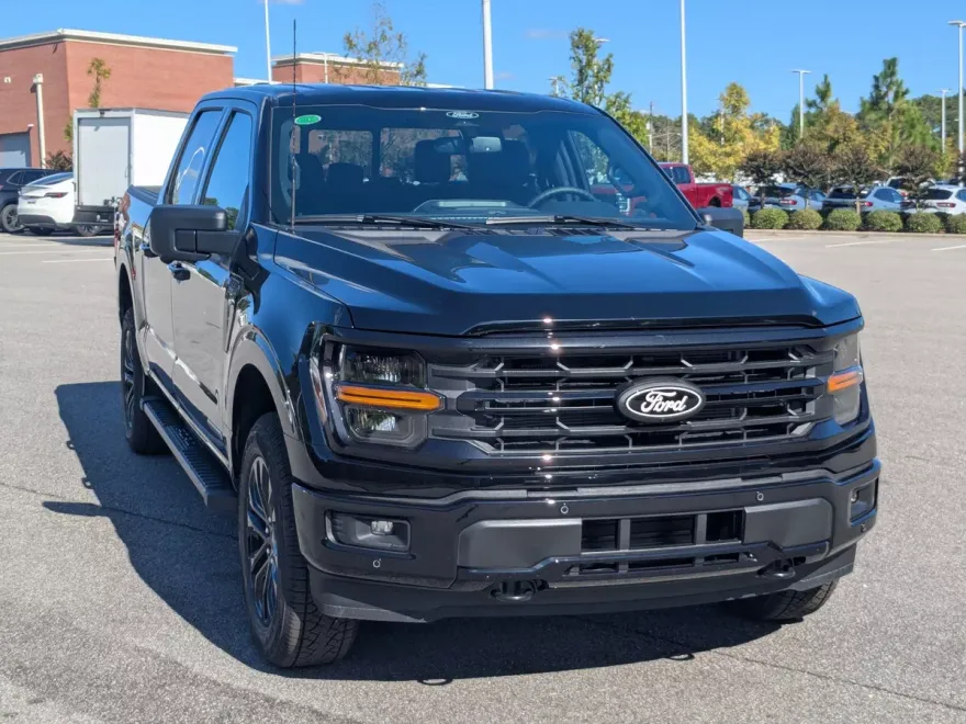 2025 Ford F-150 XLT photo 1