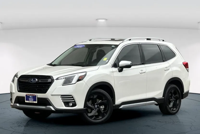 2022 Subaru Forester Touring photo 1