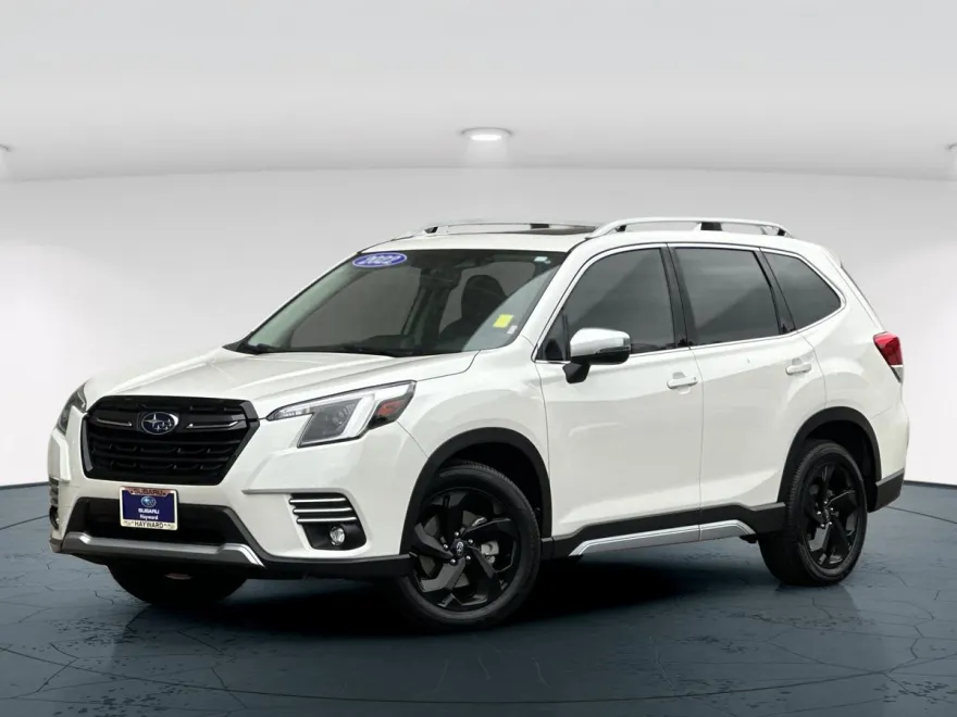 2022 Subaru Forester Touring photo 1