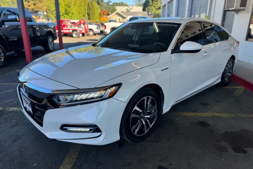 2019 Honda Accord Hybrid EX photo 1