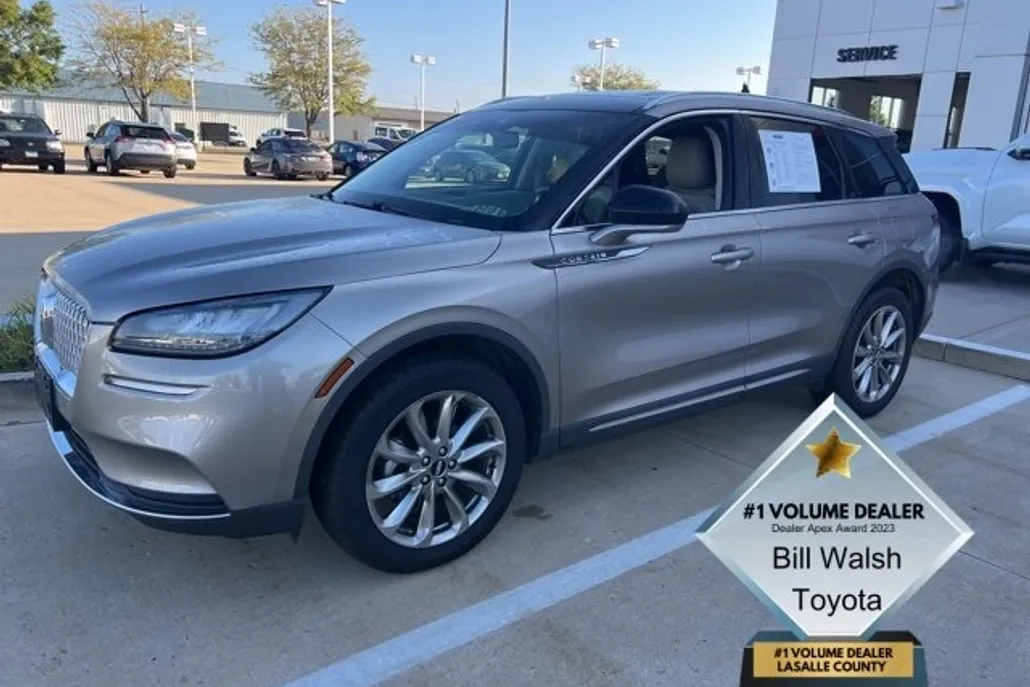 2021 Lincoln Corsair Standard photo 1