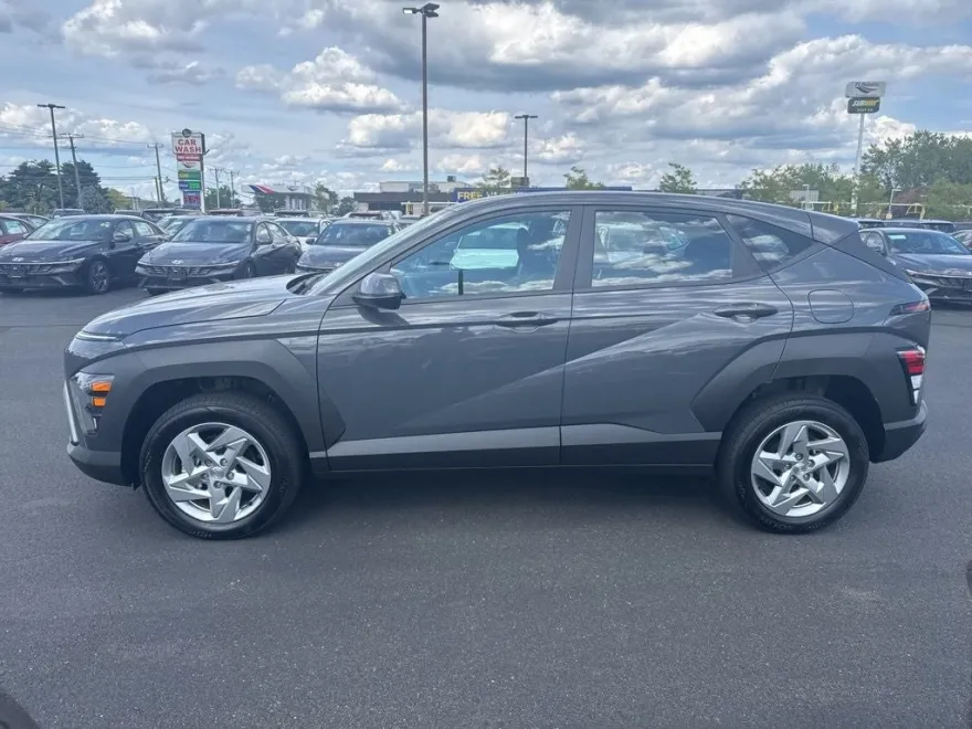 2025 Hyundai Kona SE photo 1