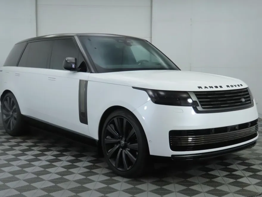 2024 Land Rover Range Rover SV photo 1