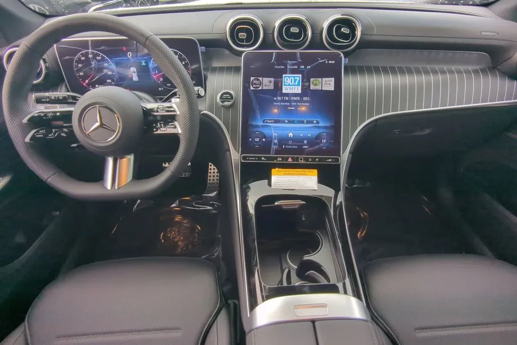 2026 Mercedes Benz GLC 300 photo 1