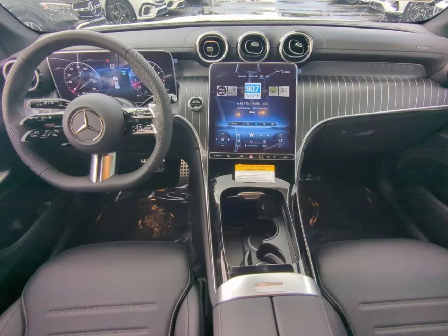 2026 Mercedes Benz GLC 300 photo 1
