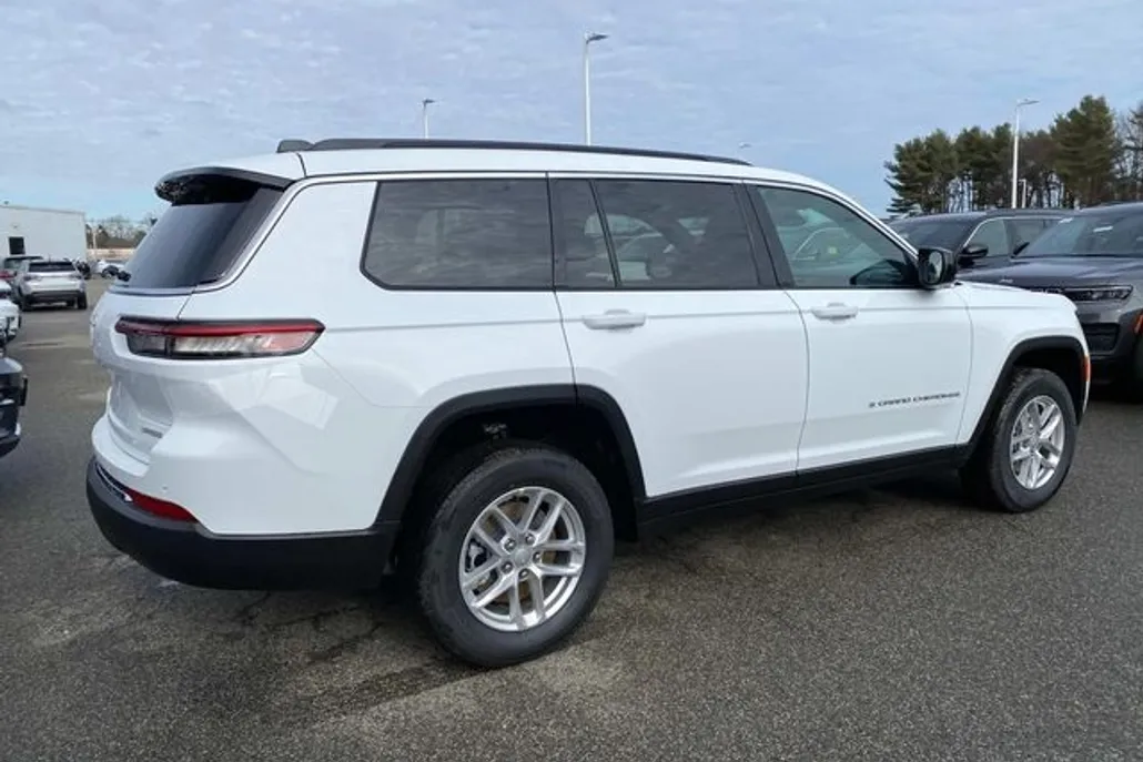 2025 Jeep Grand Cherokee Laredo X photo 1