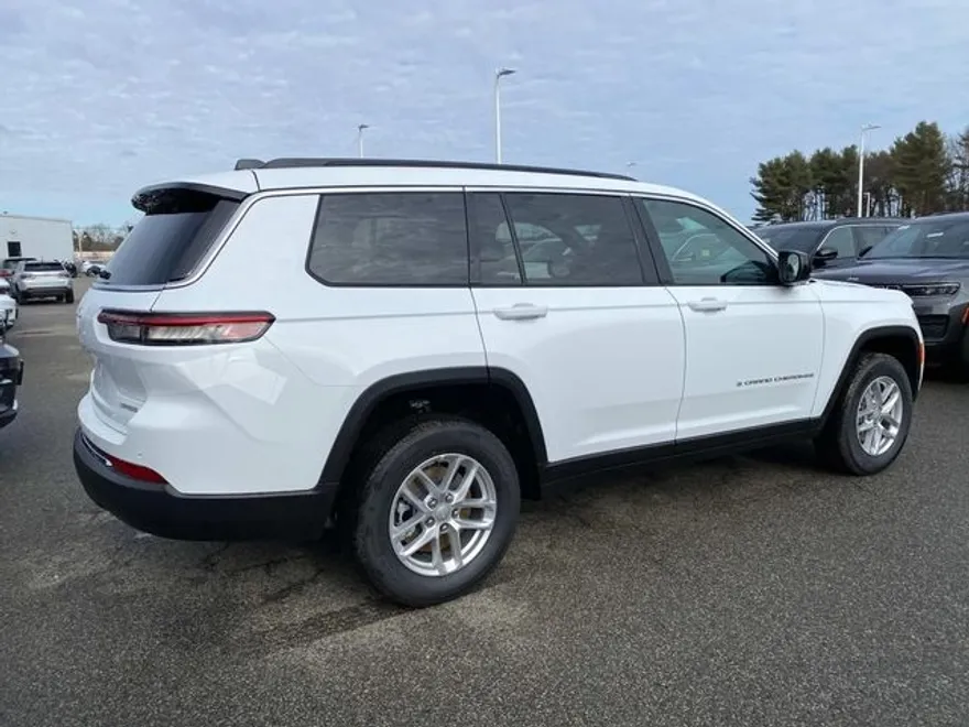 2025 Jeep Grand Cherokee Laredo X photo 1