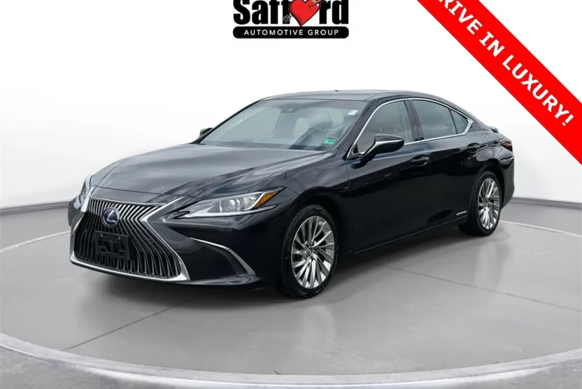 2019 Lexus ES 300h photo 1