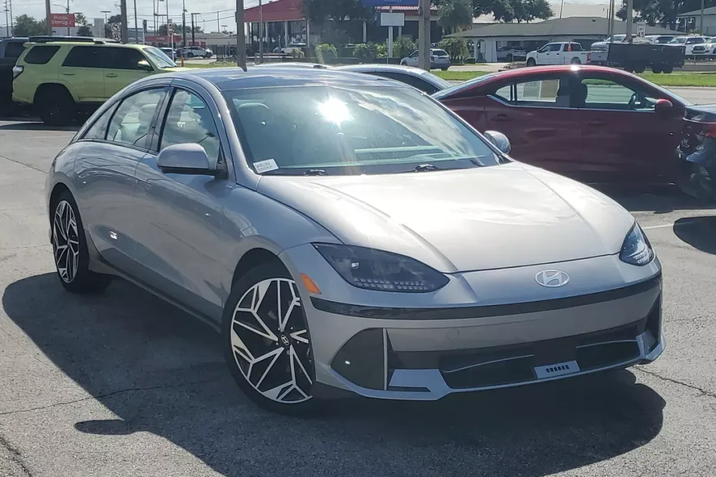 2025 Hyundai Ioniq 6 Limited photo 1