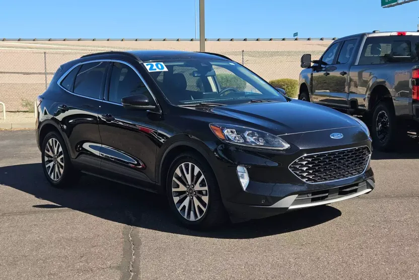 2020 Ford Escape Titanium Hybrid photo 1