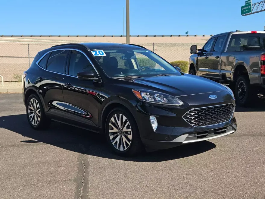 2020 Ford Escape Titanium Hybrid photo 1