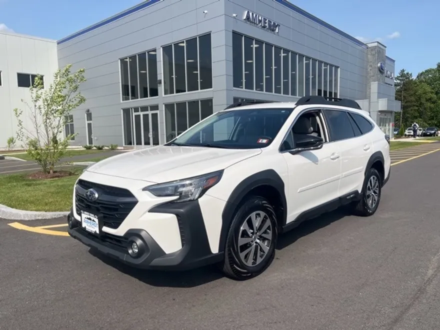 2024 Subaru Outback Premium photo 1