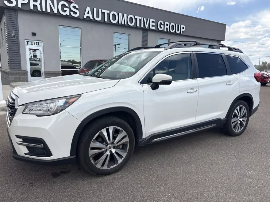 2022 Subaru Ascent Limited photo 1