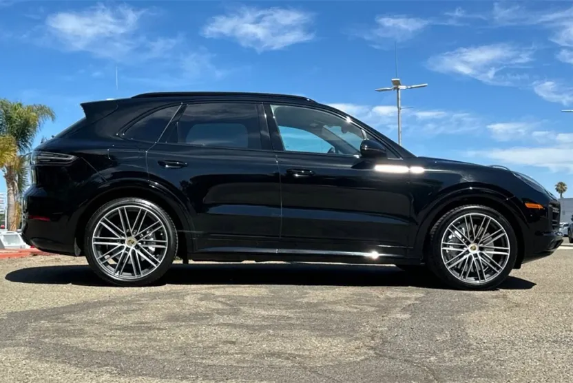 2019 Porsche Cayenne Turbo photo 1