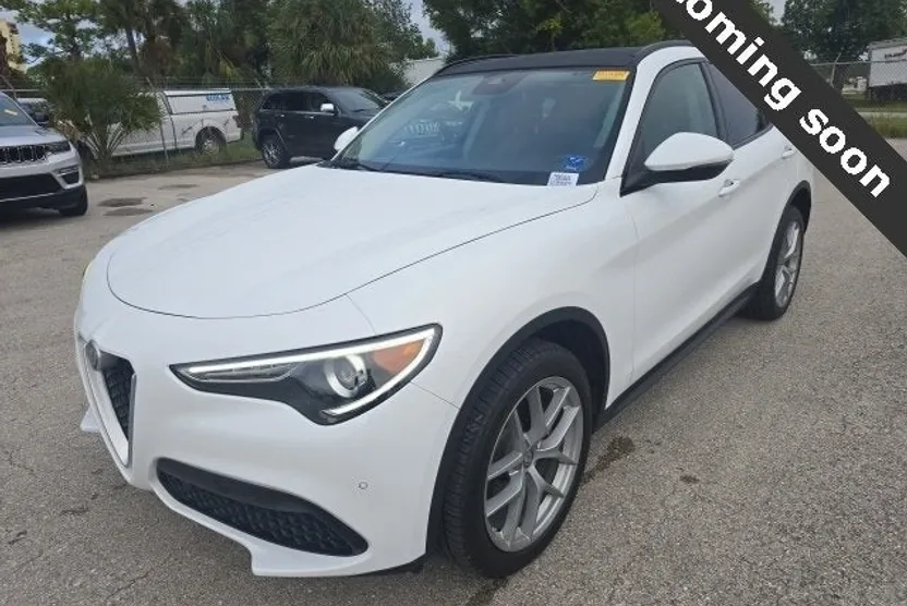 2018 Alfa Romeo Stelvio Sport photo 1