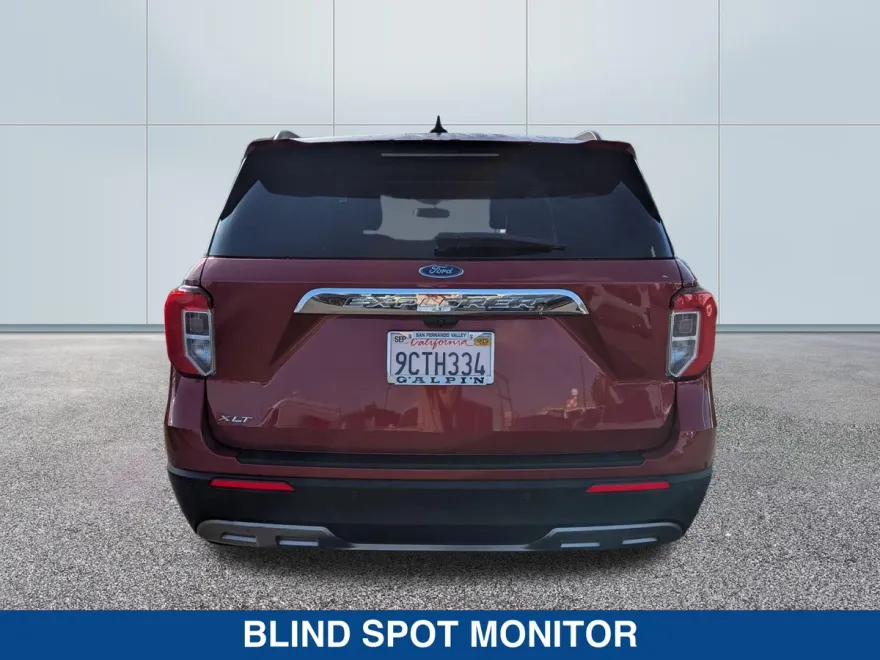 2022 Ford Explorer XLT photo 1