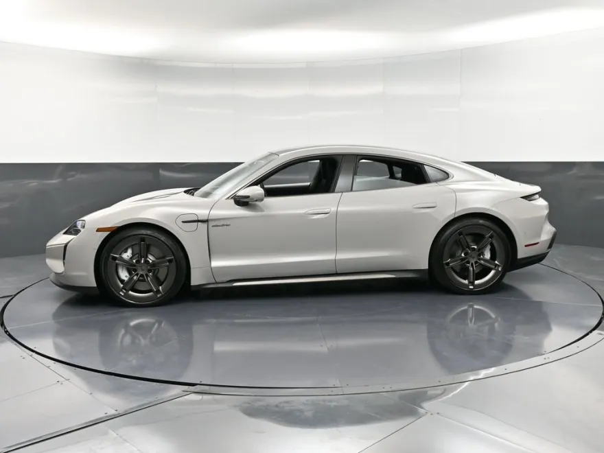 2025 Porsche Taycan Turbo photo 1
