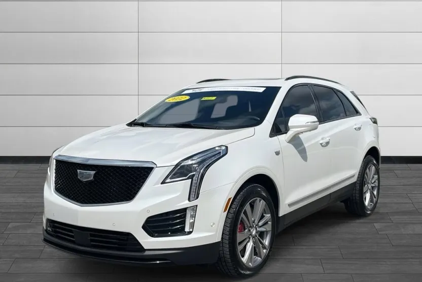 2022 Cadillac XT5 Sport photo 1