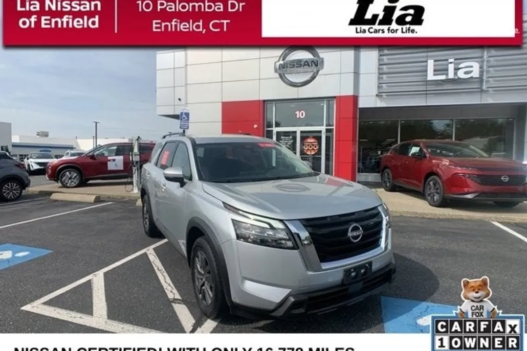 2024 Nissan Pathfinder SV photo 1