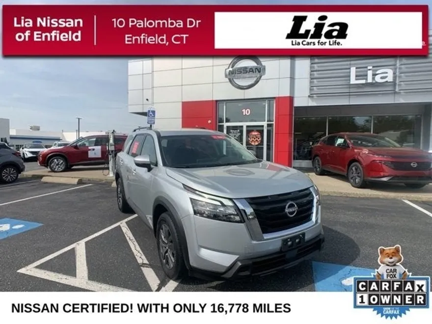 2024 Nissan Pathfinder SV photo 1