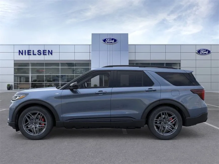 2025 Ford Explorer ST-Line photo 1