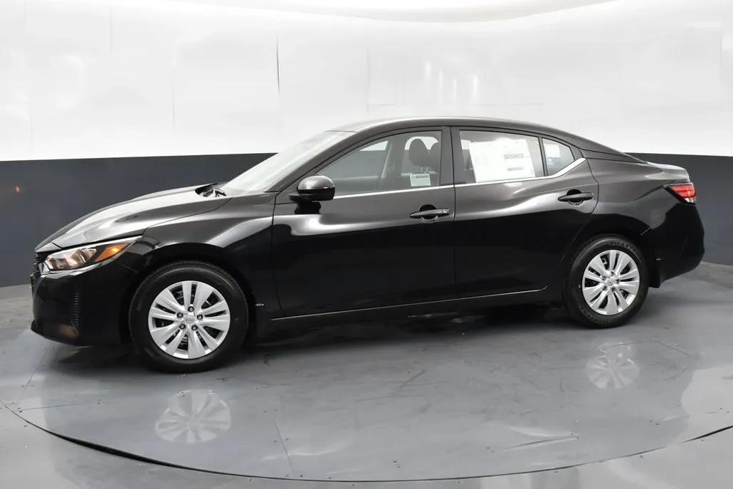 2025 Nissan Sentra S photo 1