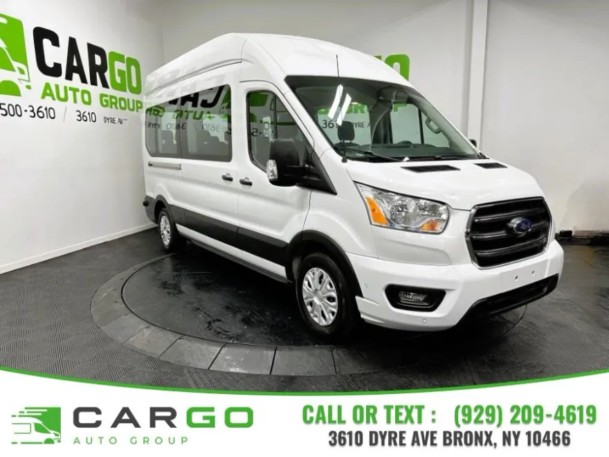 2021 Ford Transit Passenger XLT photo 1