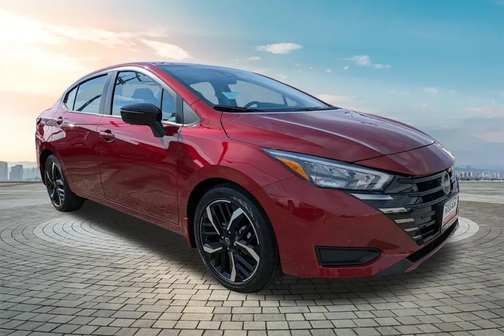 2025 Nissan Versa SR photo 1
