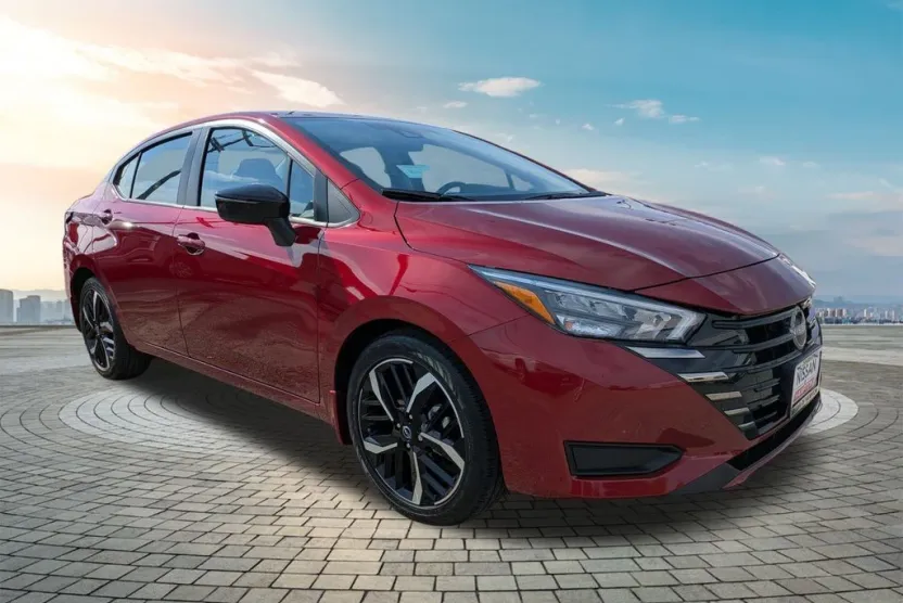 2025 Nissan Versa SR photo 1