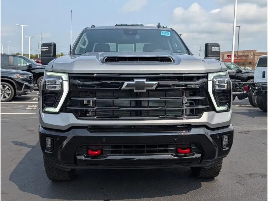 2025 Chevrolet Silverado 2500HD LT photo 1