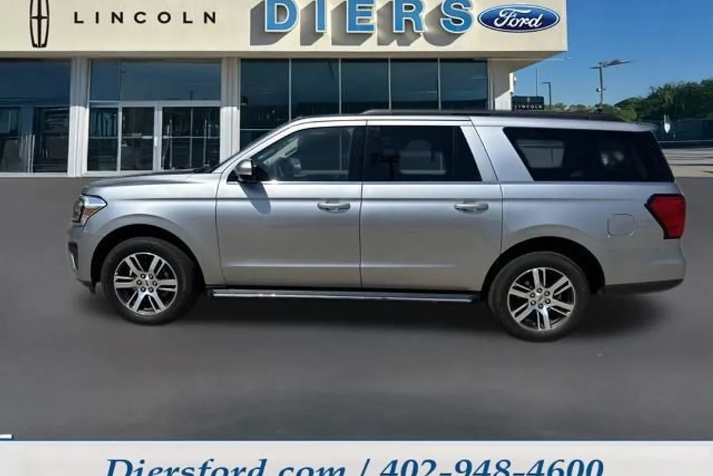 2022 Ford Expedition MAX XLT photo 1