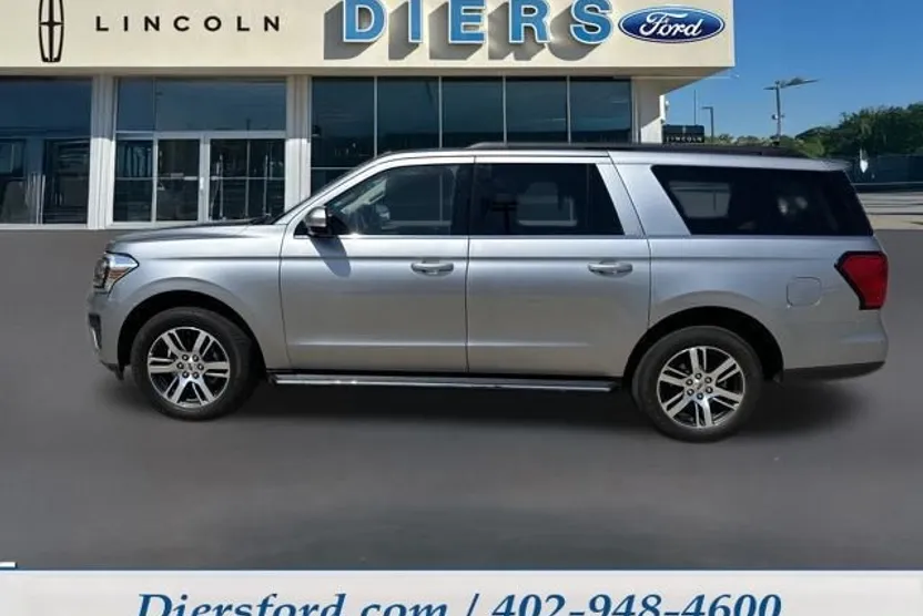 2022 Ford Expedition MAX XLT photo 1