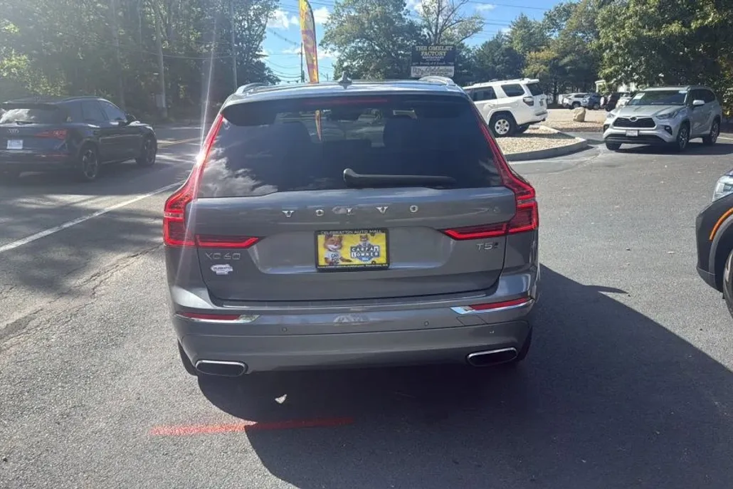 2021 Volvo XC60 T5 Inscription photo 1