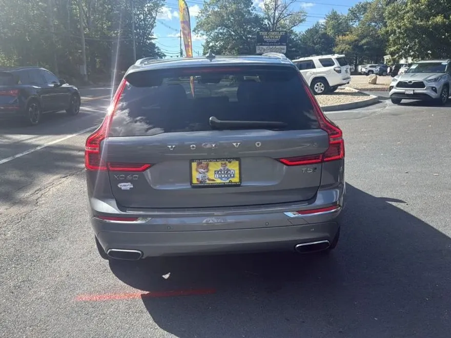 2021 Volvo XC60 T5 Inscription photo 1