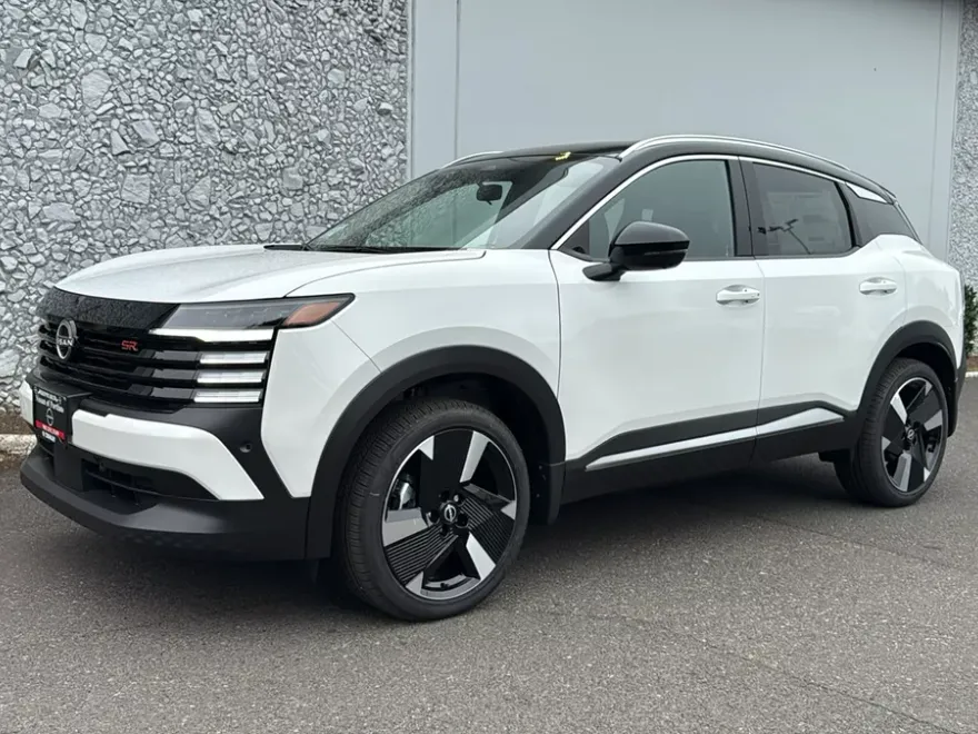 2026 Nissan Kicks SR photo 1