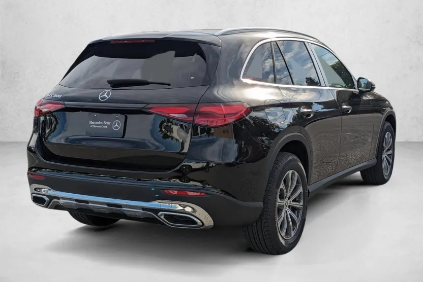 2025 Mercedes Benz GLC 300 photo 1