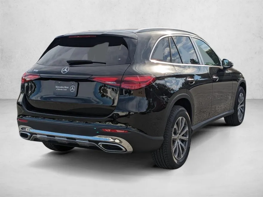 2025 Mercedes Benz GLC 300 photo 1
