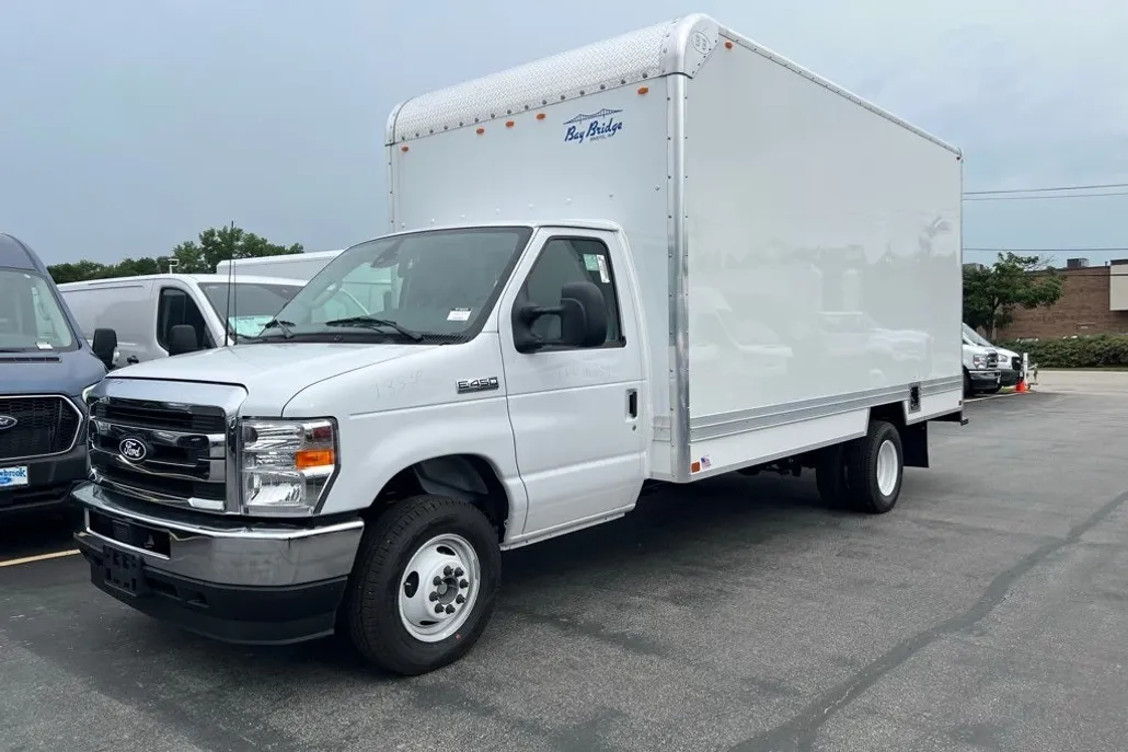2026 Ford E-450 photo 1