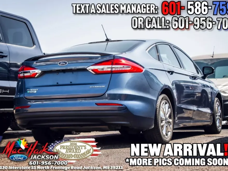 2019 Ford Fusion Energi Titanium photo 1