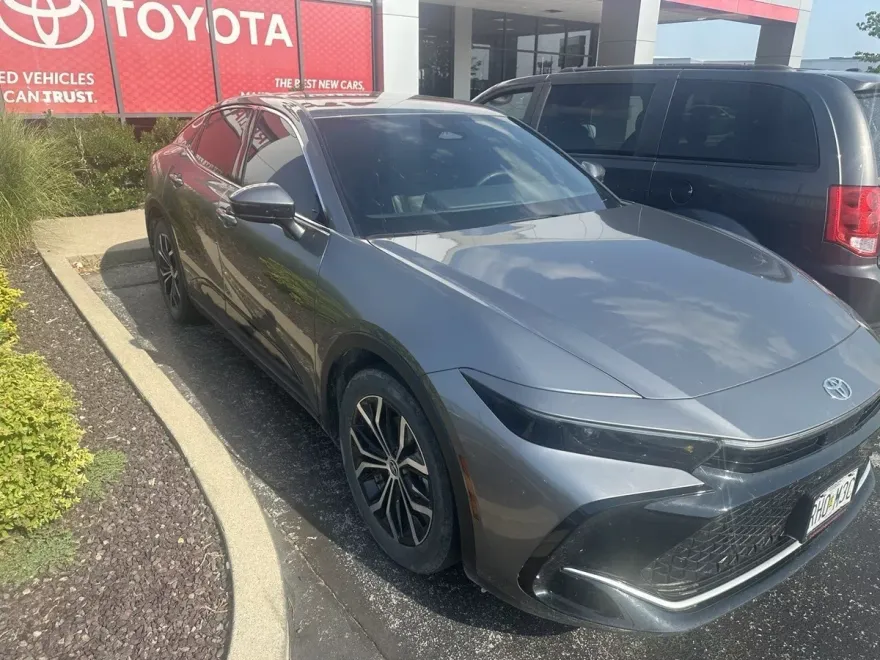 2024 Toyota Crown XLE photo 1
