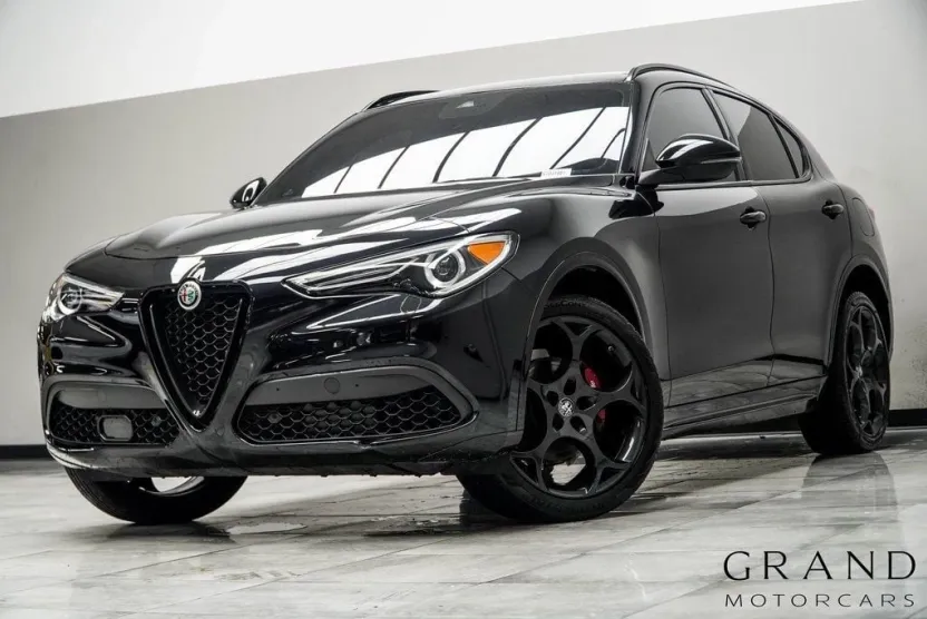 2022 Alfa Romeo Stelvio Ti Sport photo 1