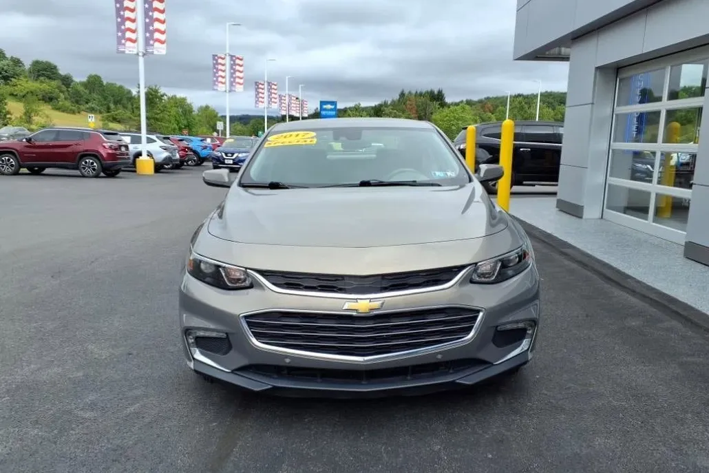 2017 Chevrolet Malibu Premier photo 1