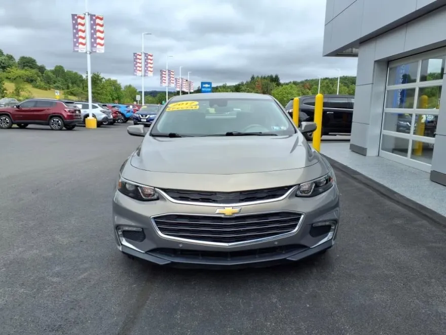 2017 Chevrolet Malibu Premier photo 1