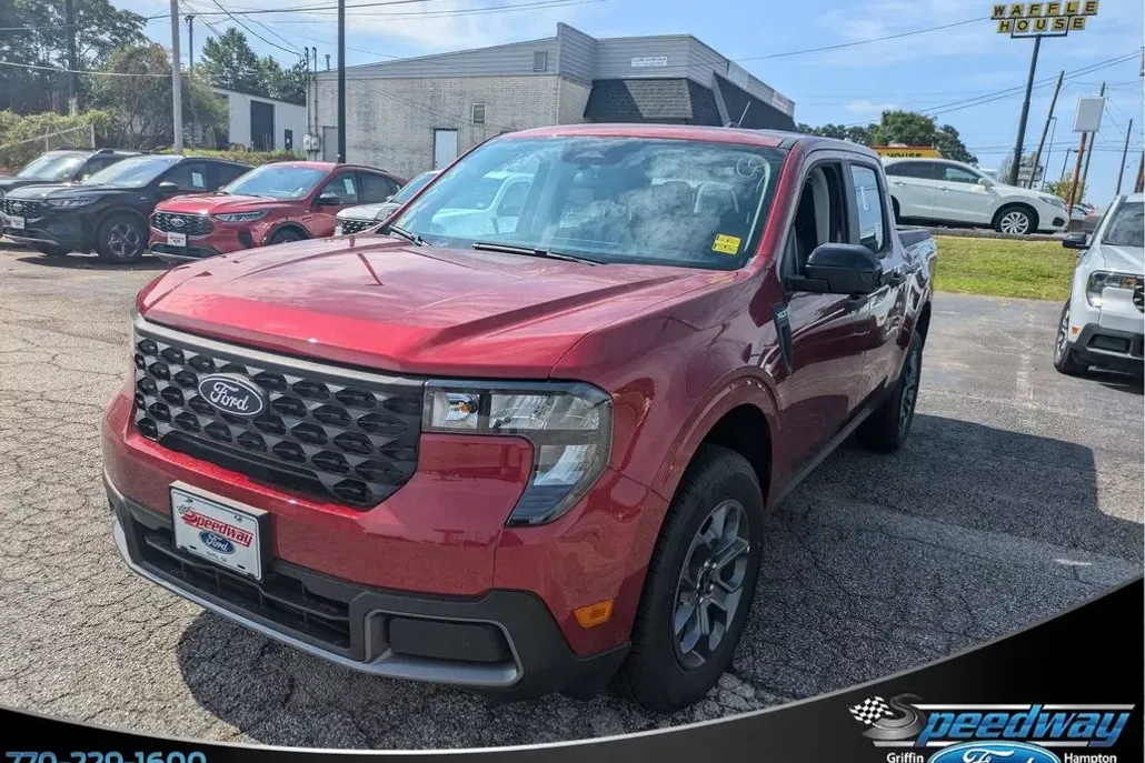 2025 Ford Maverick XLT photo 1