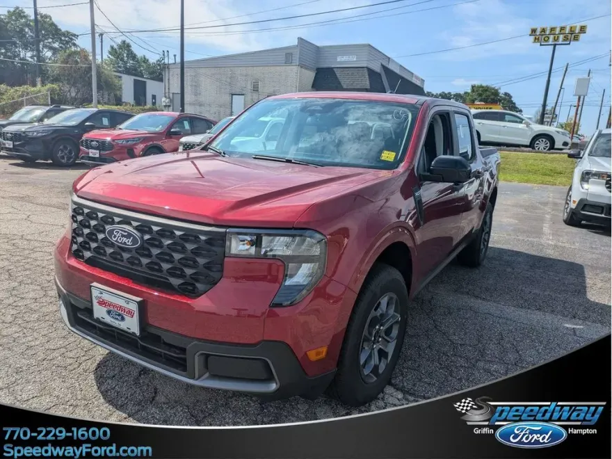 2025 Ford Maverick XLT photo 1