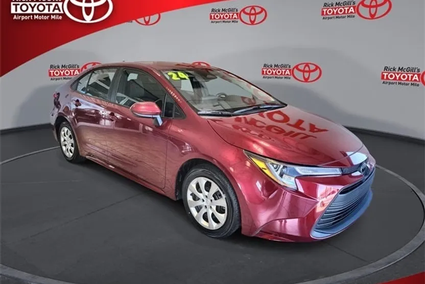 2024 Toyota Corolla LE photo 1